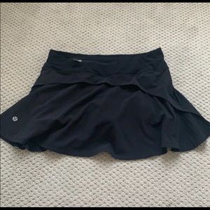 Back lulu regular size 6 skirt